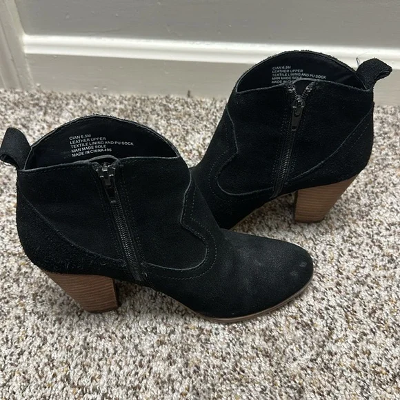 Black Suede Ankle Boots with Fringe - Picture 5 of 7